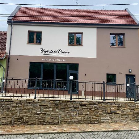 Hotel Café de la Crème Kuzelov Exterior foto