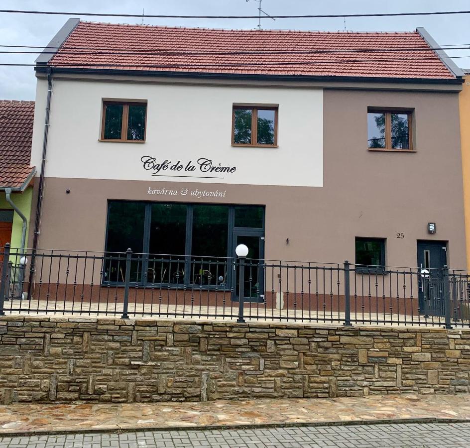 Hotel Café de la Crème Kuzelov Exterior foto
